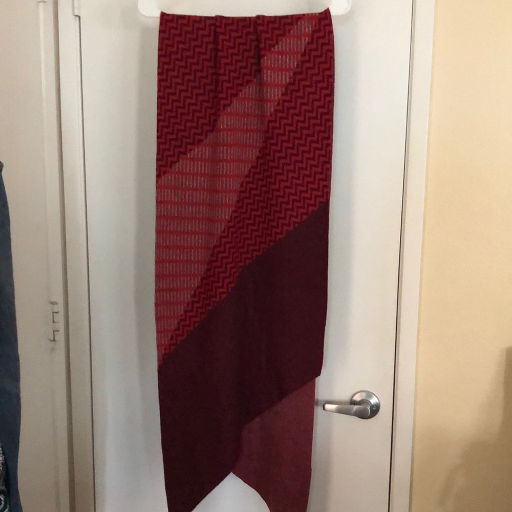 JJill scarf asymmetrical 17 1/2”Wx86”L@longestPtLN